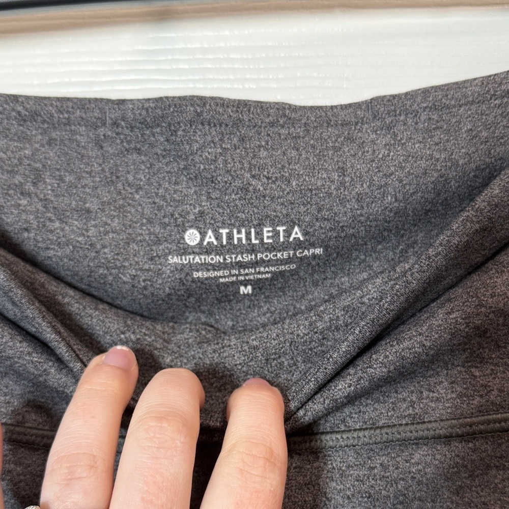Athleta Salutation Stash Pocket Capri Leggings - Picture 9 of 10